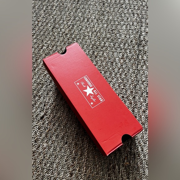 EUC CONVERSE Tan Chuck 70 Low-Top Sneakers - Picture 2 of 13